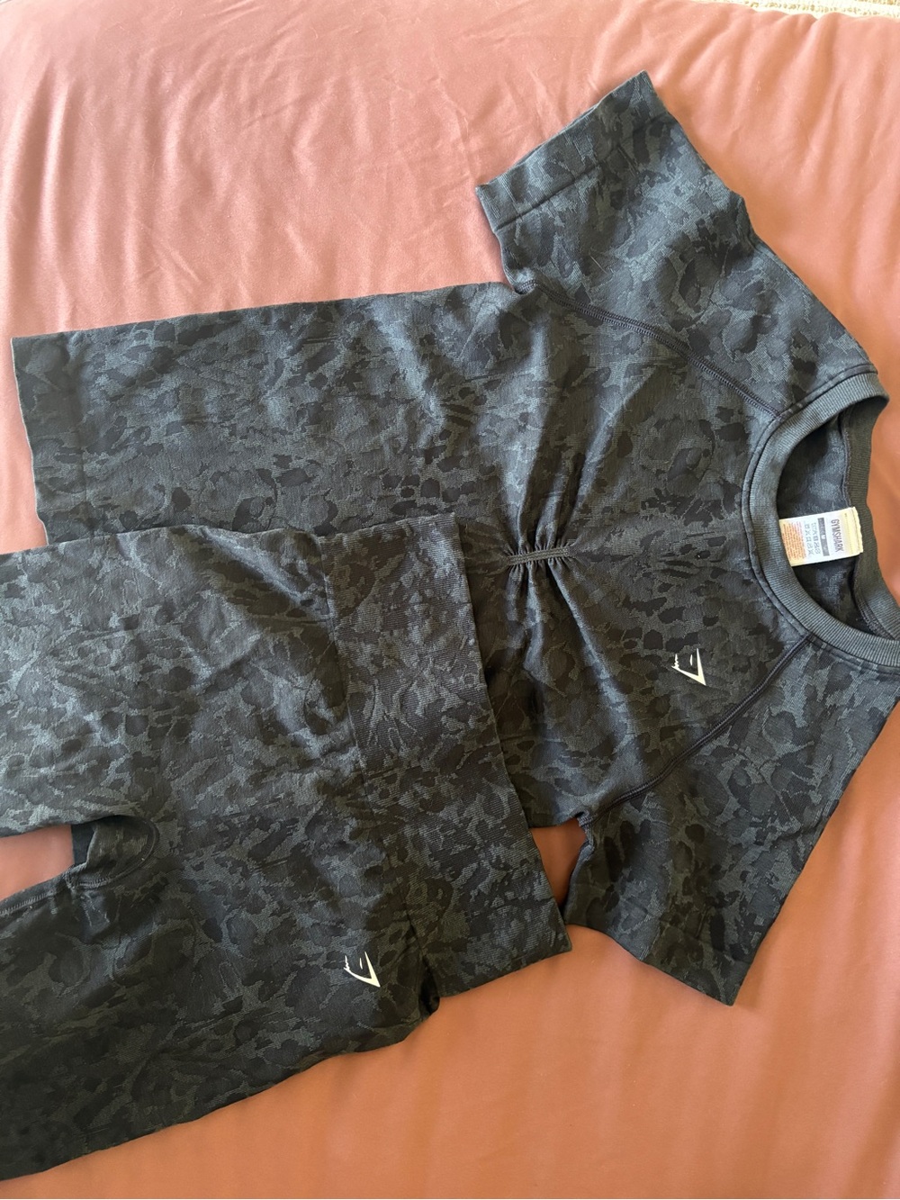 Gymshark Gray/Black Camo Active Tee & Leggings Set - Performance Top and Pants